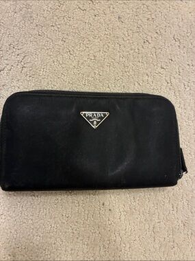 Authentic Prada Tessuto Nylon Zip-Around Wallet  UNISEX👝